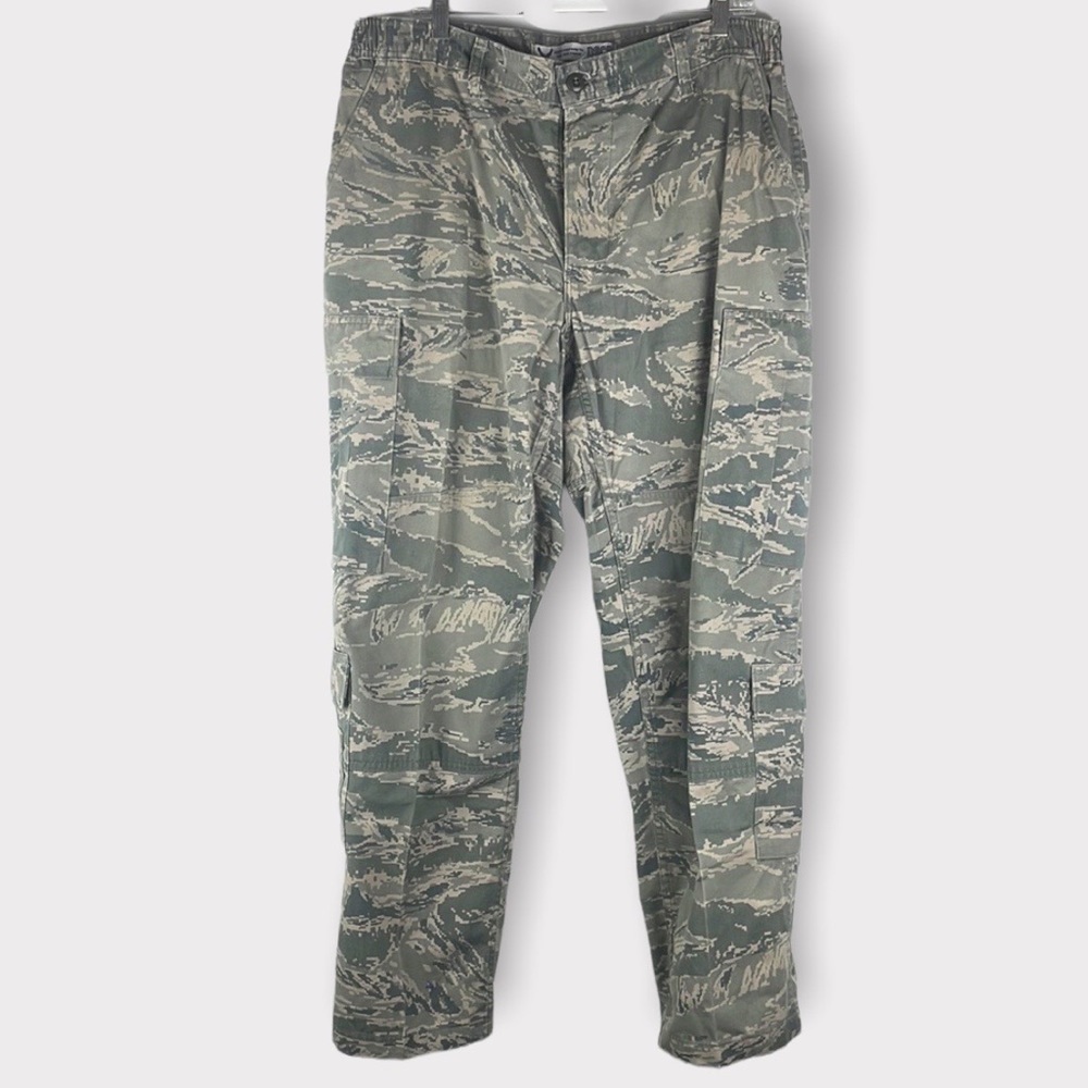 US Air-force Men’s Camo Button Up Cargo Pants Size 32 x 30 Authentic Uniform